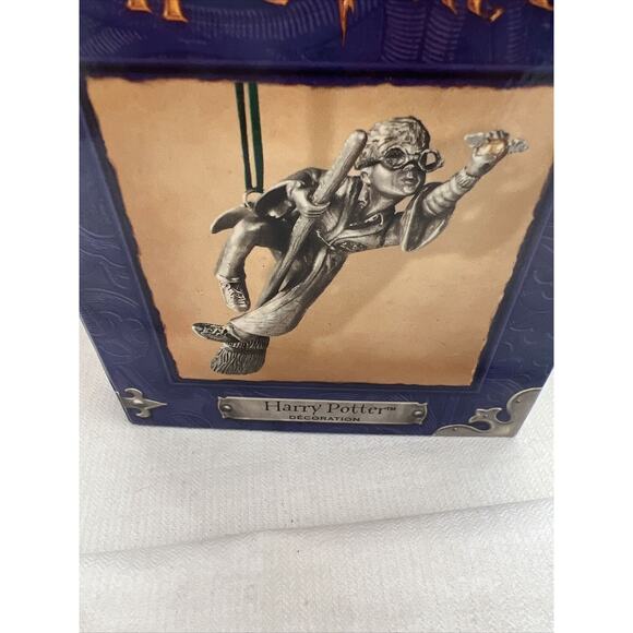 Hallmark Keepsake Christmas Ornament Harry Potter Flying Pewter 2000 - Picture 6 of 6